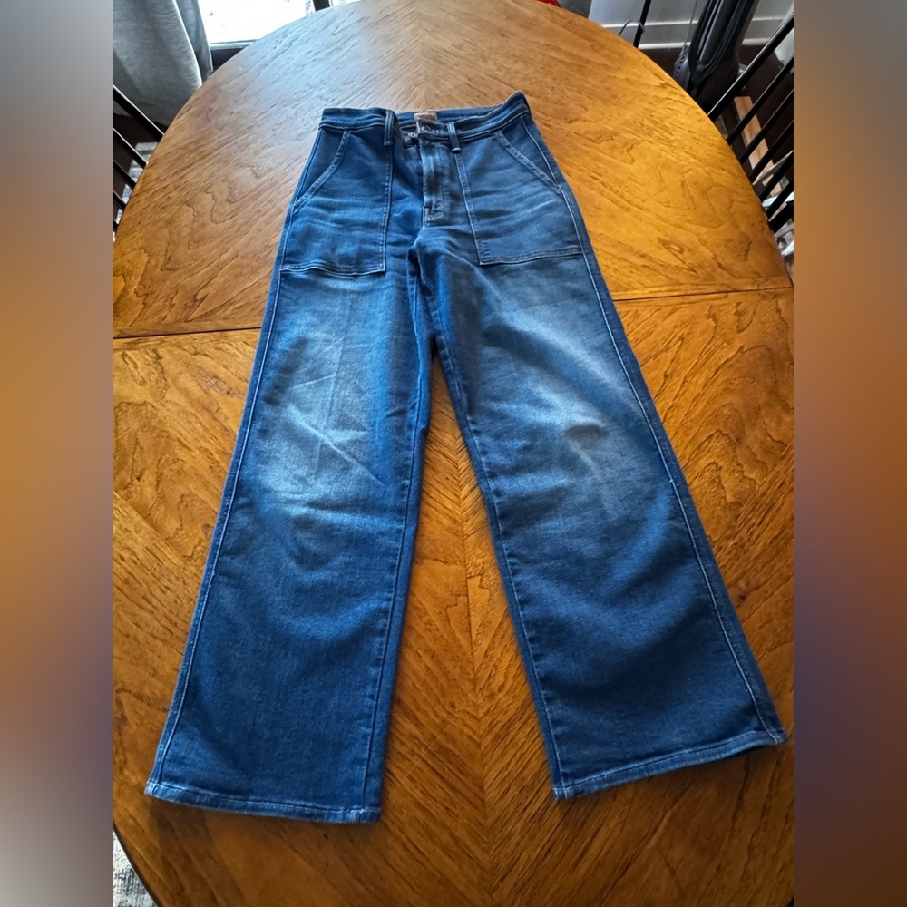 MOTHER Wide-Leg Patch Pocket Jeans in Indigo Blue